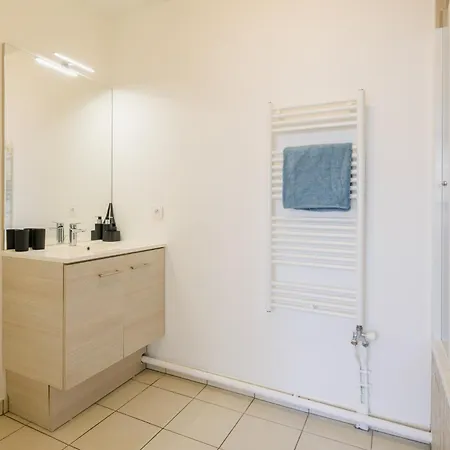 Agreable Deux Pieces Ensoleille, A 15 Minutes De Paris, Pantin