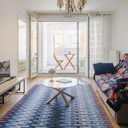 Agreable Deux Pieces Ensoleille, A 15 Minutes De Paris, *